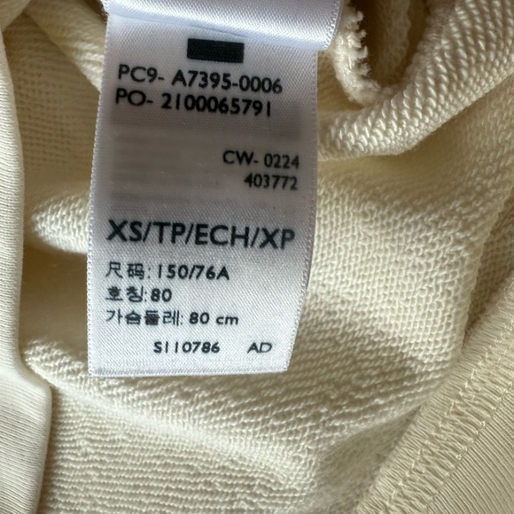 LEVI’S GRAPHIC MARINA SHORT SLEEVE
CREWNECK SWEATSHIRT XS - Picture 8 of 9